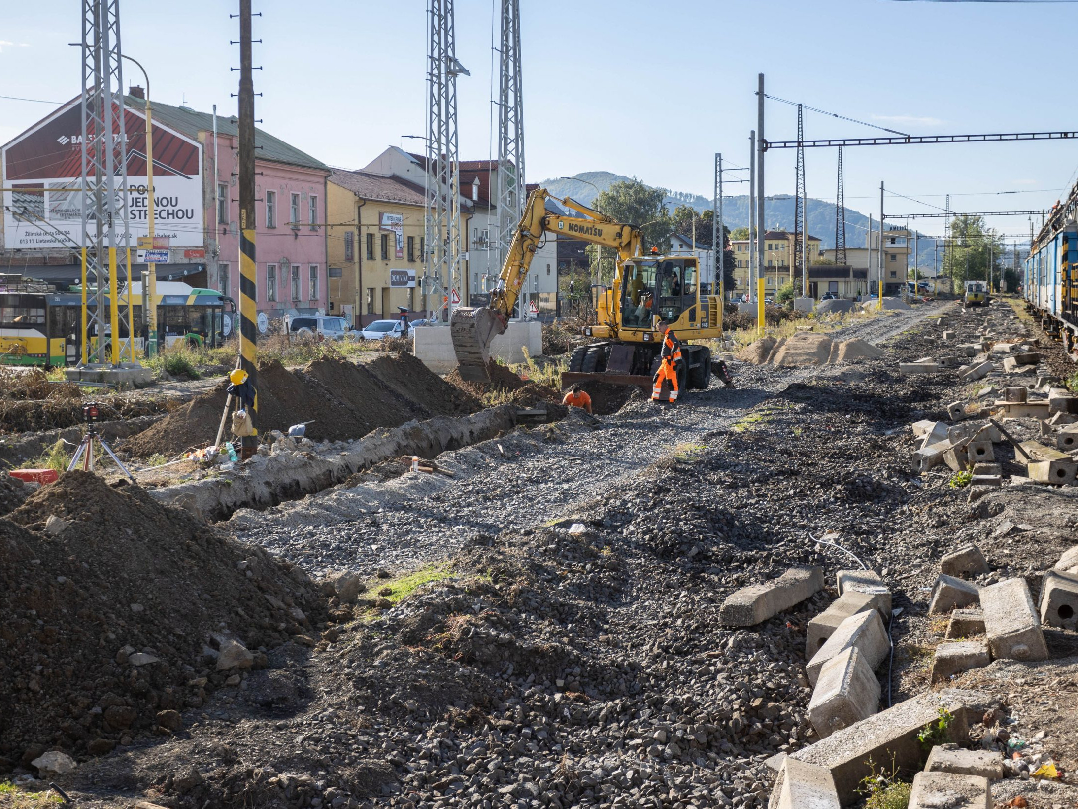 Na snímke stavebné práce počas modernizácie železničného uzla Žilina.