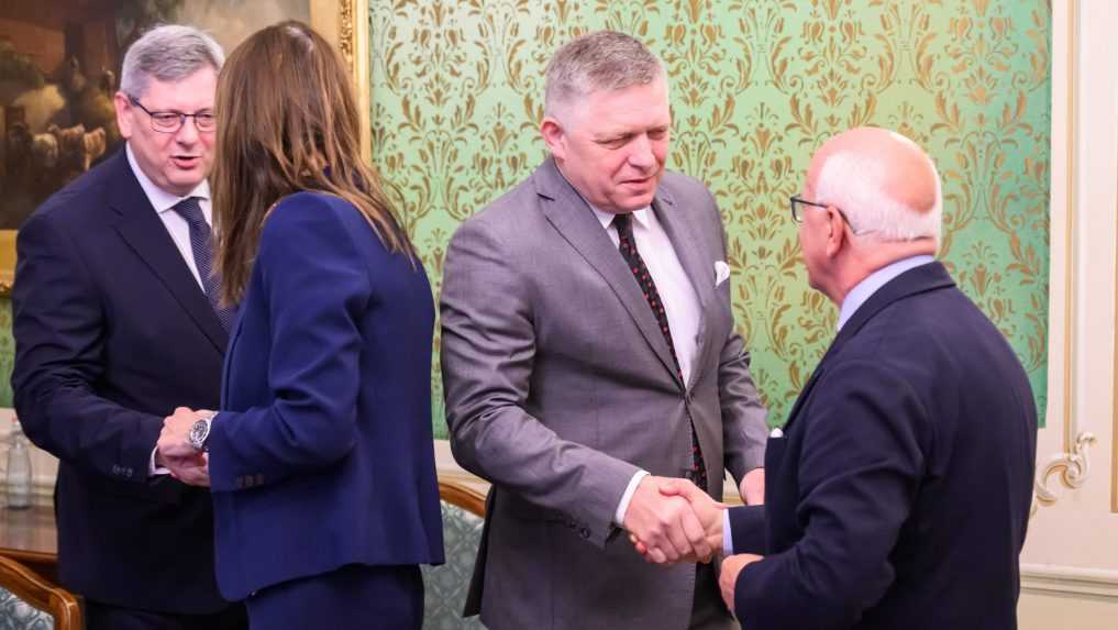 R. Fico rokoval s ďalšou delegáciou z europarlamentu. Premiér následne opäť kritizoval českého europoslanca T. Zdechovského
