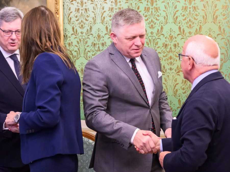 Robert Fico a europoslanci