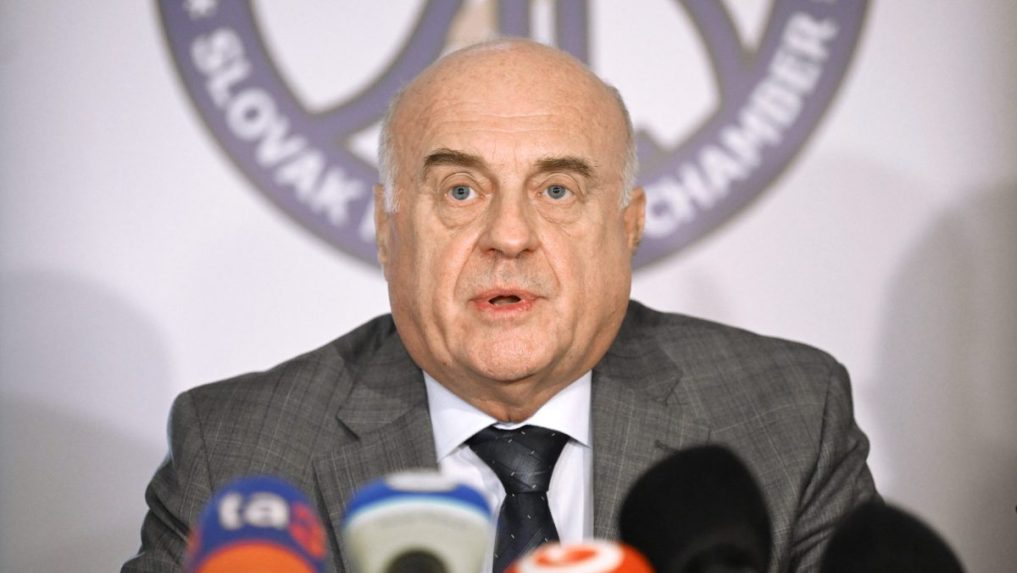 Prezident SLK čelí kritike pre vyjadrenia o ochorení COVID-19, kontrolný výbor komory žiada jeho odstúpenie