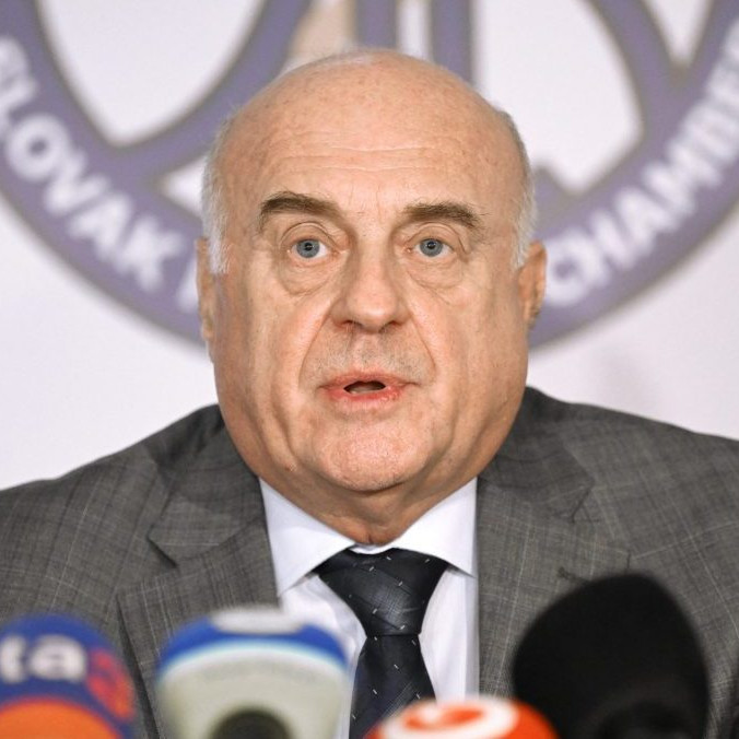 Prezident SLK čelí kritike pre vyjadrenia o ochorení COVID-19, kontrolný výbor komory žiada jeho odstúpenie