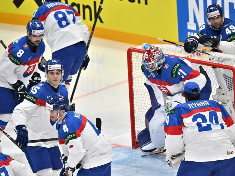 Na snímke slovenskí hokejisti.