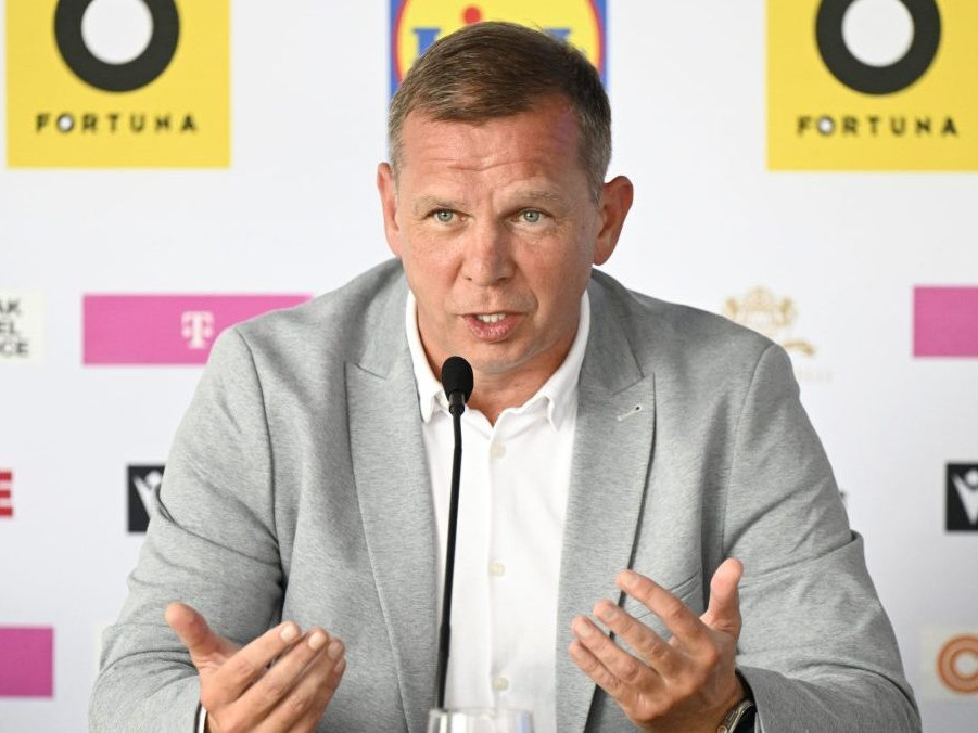 tréner slovenskej futbalovej reprezentácie do 21 rokov Jaroslav Kentoš