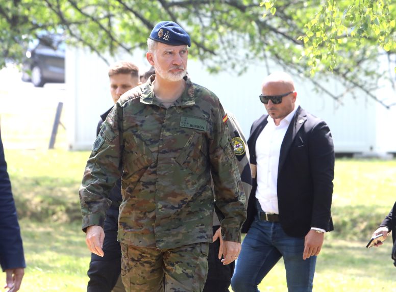 Prezident Pellegrini a kráľ Filip VI. si boli pozrieť schopnosti mnohonárodnej bojovej skupiny v Lešti