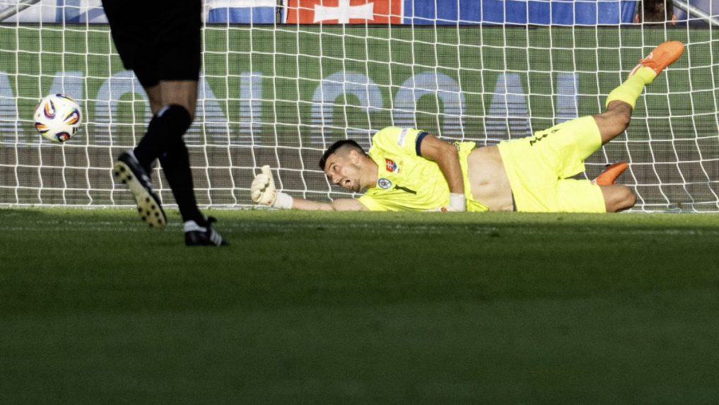 Viac času pre brankárov, ale aj dôslednejšia kontrola a tresty: UEFA priniesla nové pravidlo, ktoré platí už počas mládežníckeho šampionátu