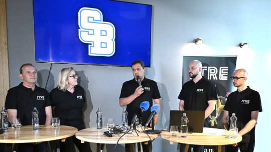 Športové kluby menia svoju identitu.