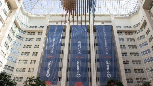 Na snímke hotel Hilton Praha, v ktorom sa koná 20. ročník medzinárodnej bezpečnostnej konferencie Globsec.