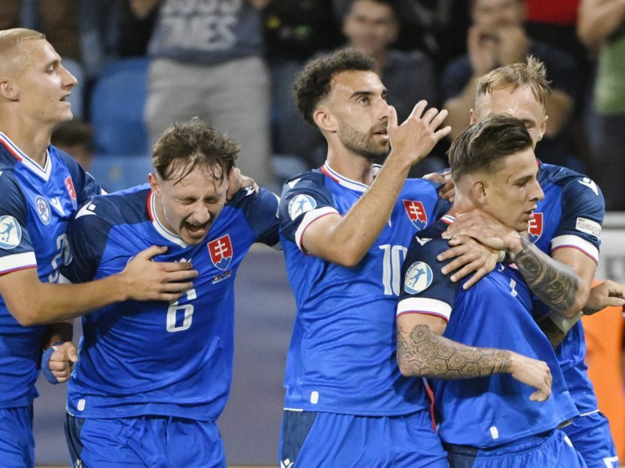 Radosť slovenských hráčov z gólu.