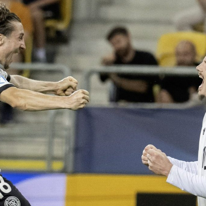 VIDEO: Taliani aj bez dvoch vylúčených hráčov vyrovnali v závere, Nemci o postupe rozhodli v predĺžení