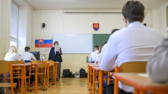 Prešovskí maturanti pred písomnou maturitou zo slovenského jazyka a literatúry.