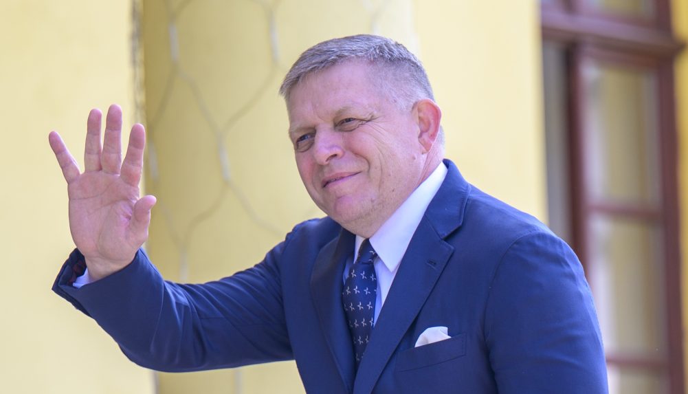 Robert Fico cestuje do Kazachstanu a Uzbekistanu. Chce tam hovoriť najmä o zbrojárskom priemysle