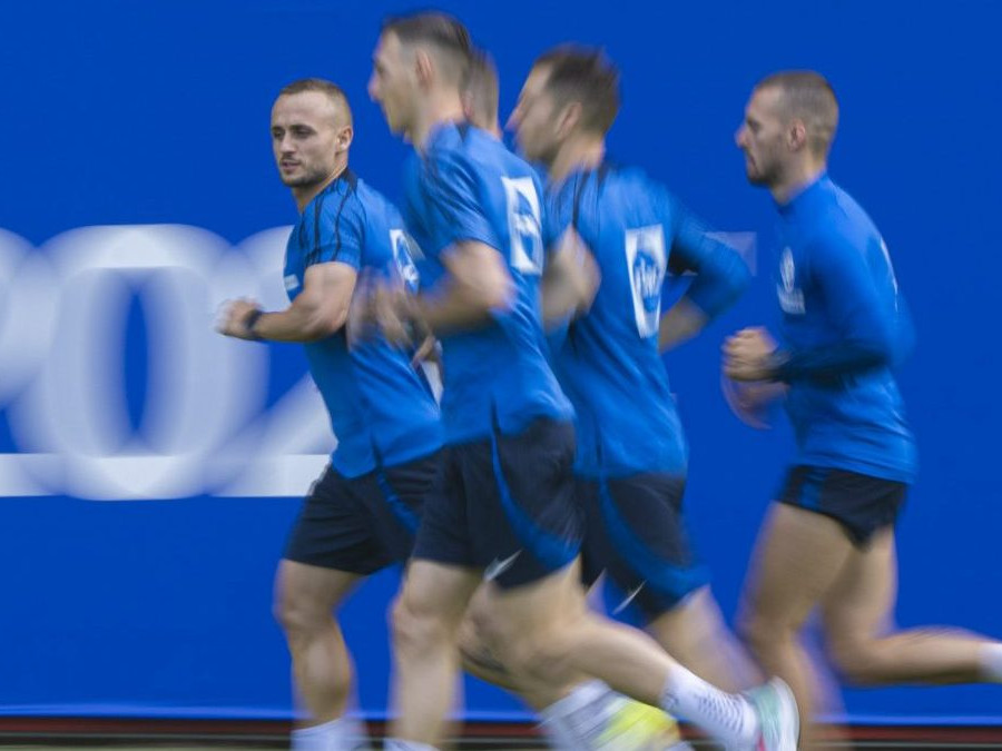 Slovenskí reprezentanti, zľava Stanislav Lobotka, Róbert Boženík, Peter Pekarík a Lukáš Haraslín.