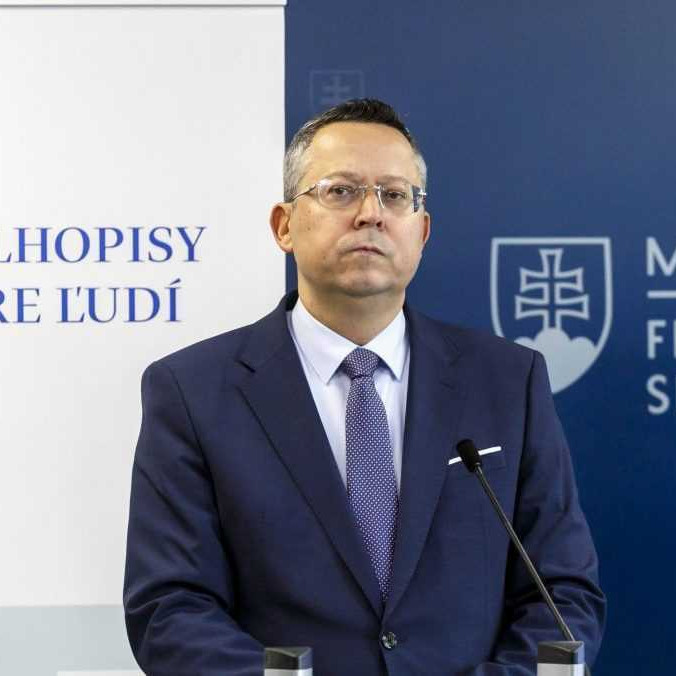 Konsolidácia bude drahšia, ako sme si predstavovali, pripustil minister Kamenický. Bezproblémové riešenia sa podľa neho minuli