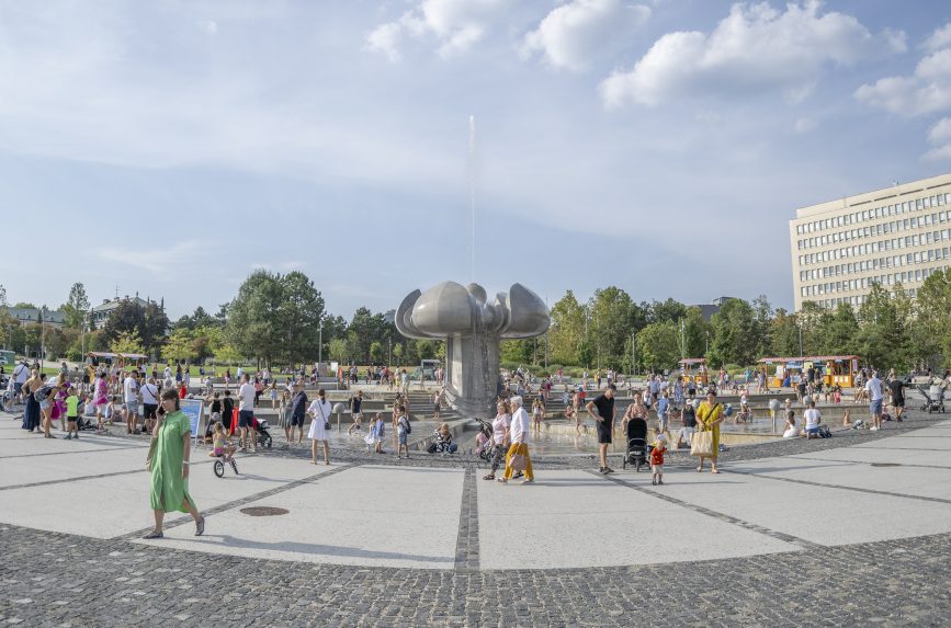 Viaceré okresy potrápia vysoké horúčavy. Meteorológovia hlásia výstrahy na južnom i západnom Slovensku