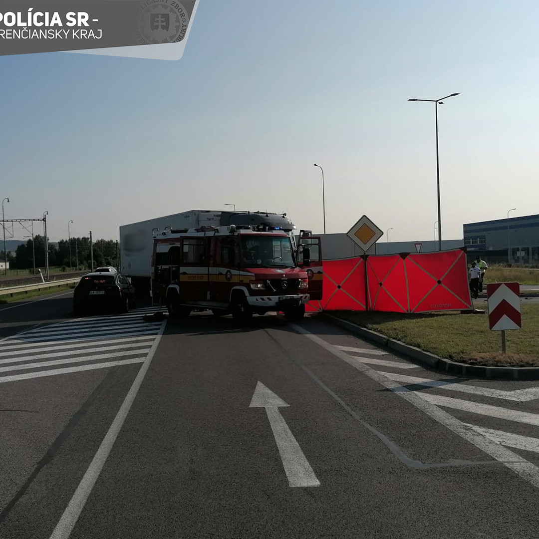 Tragická nehoda pri Trenčíne: Motocyklista (†24) neprežil zrážku s nákladným autom