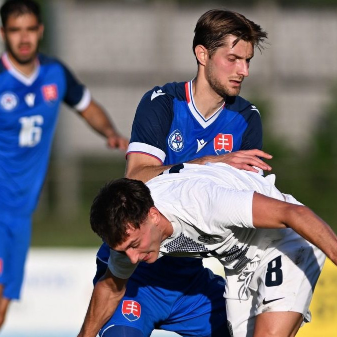 Mladí slovenskí futbalisti nevyužili dvojgólové vedenie a remizovali so Slovinskom v prípravnom zápase