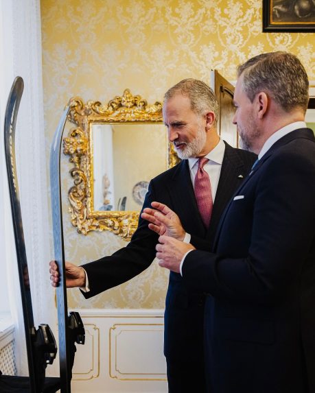 Prezident Pellegrini privítal španielskeho kráľa Filipa VI. Monarchu čaká prehliadka pôsobenia bojovej skupiny NATO