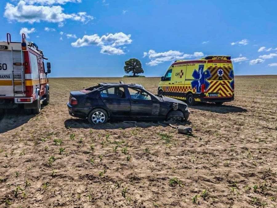 Desaťročné dieťa, ktoré sa dokázalo v šoku rozbehnúť späť domov, privolalo pomoc.