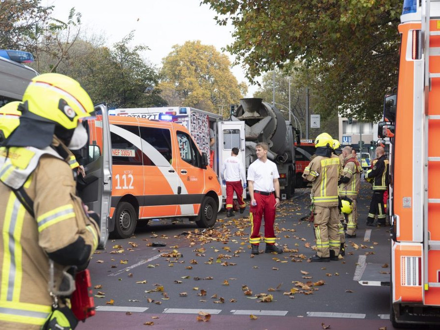 V Berlíne v noci na rôznych miestach zhorelo 36 dodávok, polícia zisťuje, či išlo o podpaľačstvo
