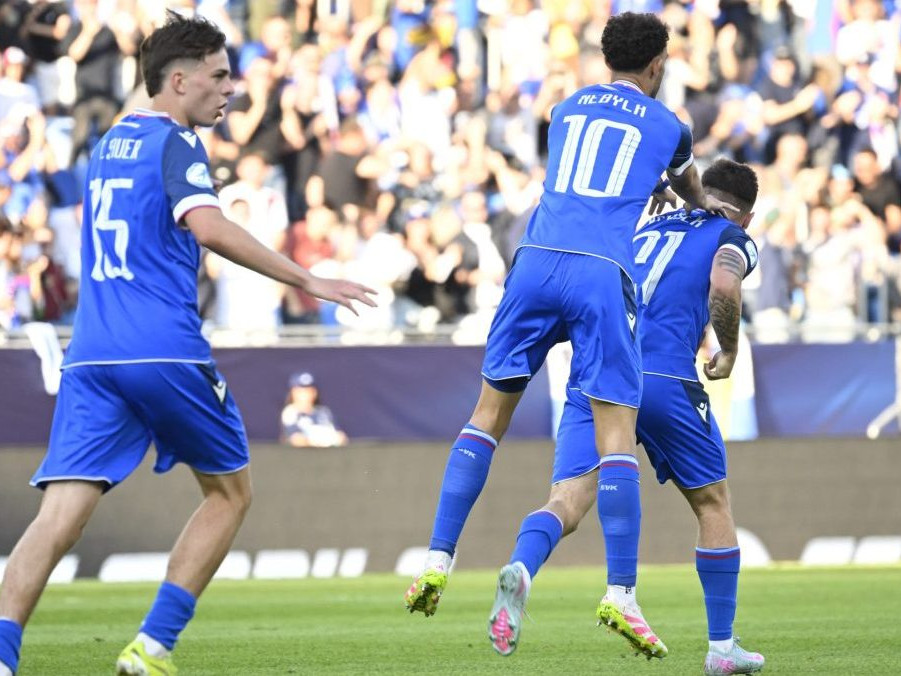 Radosť slovenských mladíkov z gólu proti Španielsku.