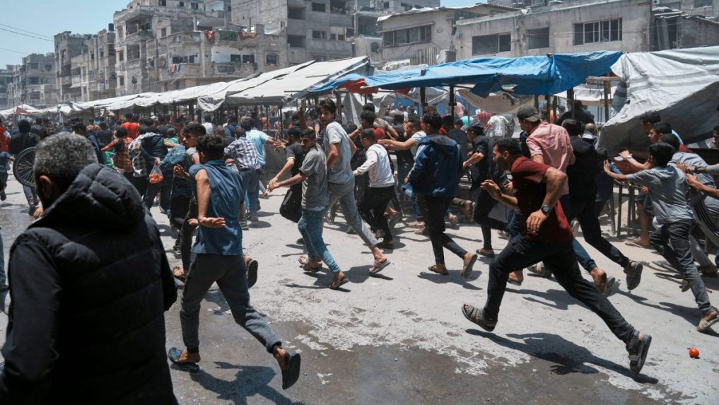Vyše dvadsať Palestínčanov zahynulo pri izraelskom útoku, zatiaľ čo čakali na humanitárnu pomoc