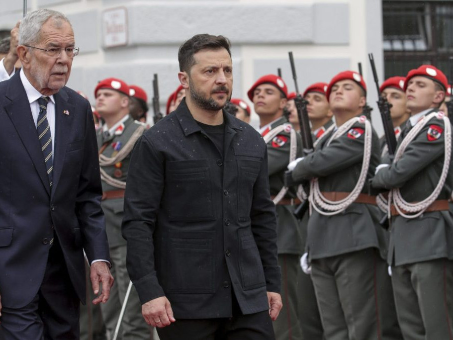 Volodymyr Zelenskyj prvýkrát od začiatku ruskej invázie navštívil Rakúsko. Ocenil podporu tejto neutrálnej krajiny