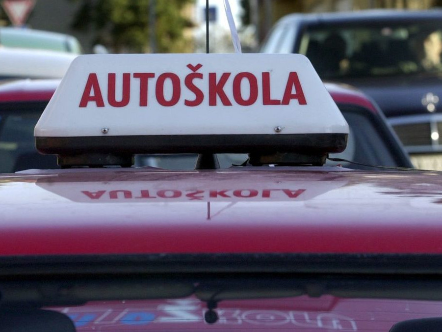 Ilustračná snímka autoškoly.