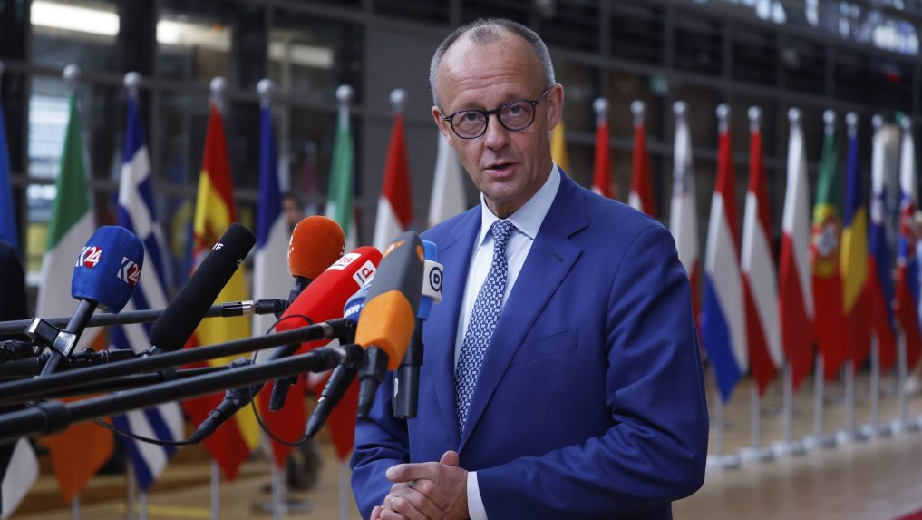 Európu čakajú rozhodujúce týždne a mesiace, uviedol Friedrich Merz pred samitom Európskej rady