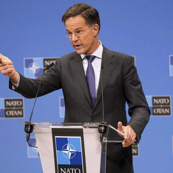Rutte: NATO zvýši výdavky na obranu  na päť percent HDP. Rusko označil za najväčšiu hrozbu