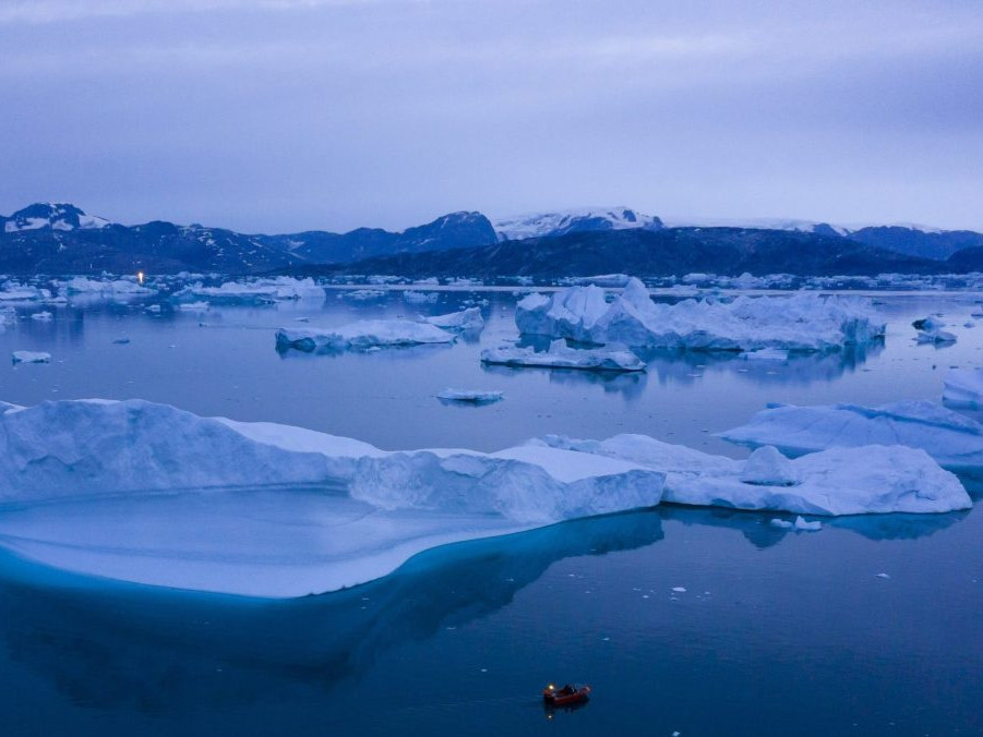 Grónsko a Island zasiahli rekordné horúčavy, zrýchlili topenie ľadu. Má to vplyv na prírodu i obyvateľov