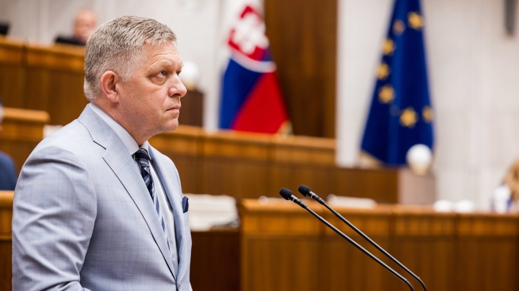 Dve pohlavia či surogátne materstvo: Poslanci rokujú o novele ústavy, hlasovanie zrejme bude tesné