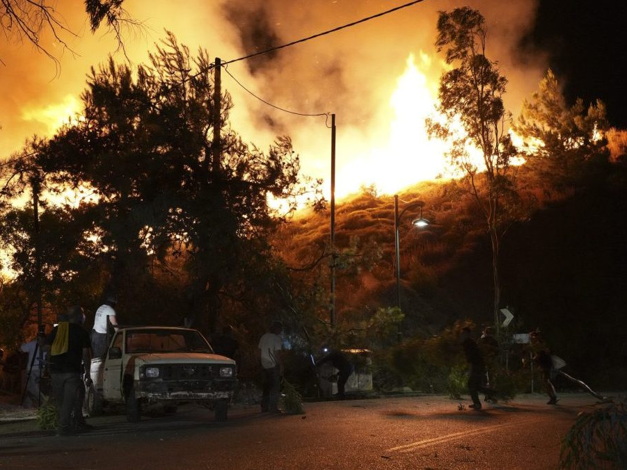 Grécko často postihujú lesné požiare počas horúcich a suchých letných období.