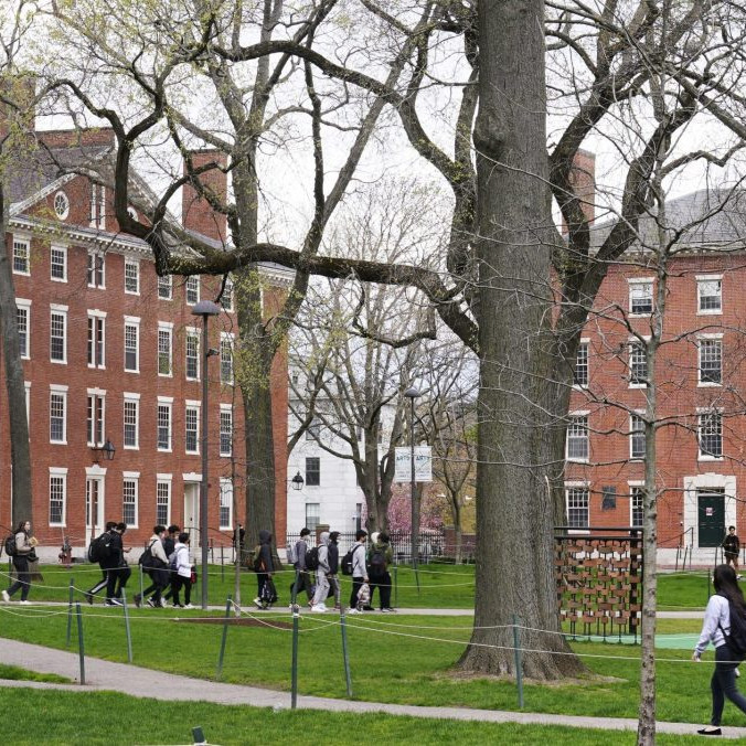 Súd zakázal Trumpovej vláde blokovať vstup do krajiny cudzincom mieriacim na Harvard