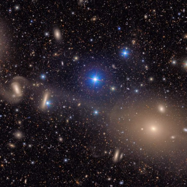 Priekopnícke observatórium v Čile zverejnilo prvé snímky galaxií vzdialených tisíce svetelných rokov