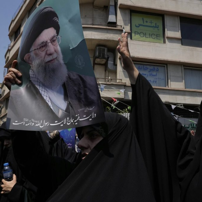 Irán zasiahla nová vlna útokov z Izraela, opäť mierili aj na jadrový komplex