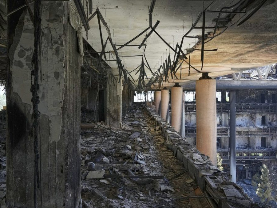 Poškodené sídlo iránskej štátnej televízie v Teheráne.