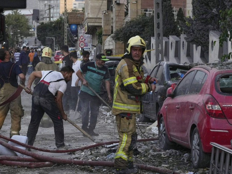 hasiči zasahujú v Teheráne