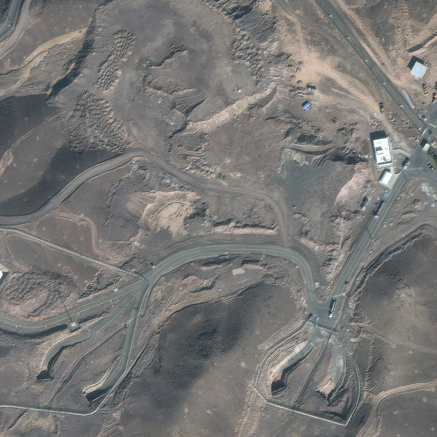 USA sa pridali k útokom na Irán, bombardéry zničili tri jadrové zariadenia. Irán zvažuje všetky možnosti