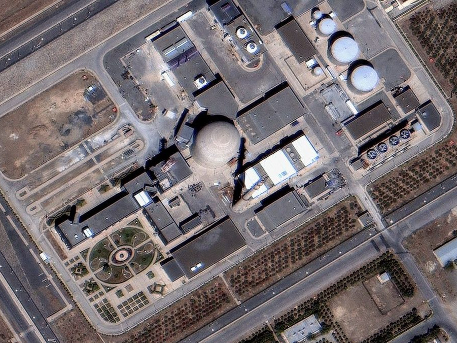 Izrael útočil aj ťažkovodný reaktor v Aráku.