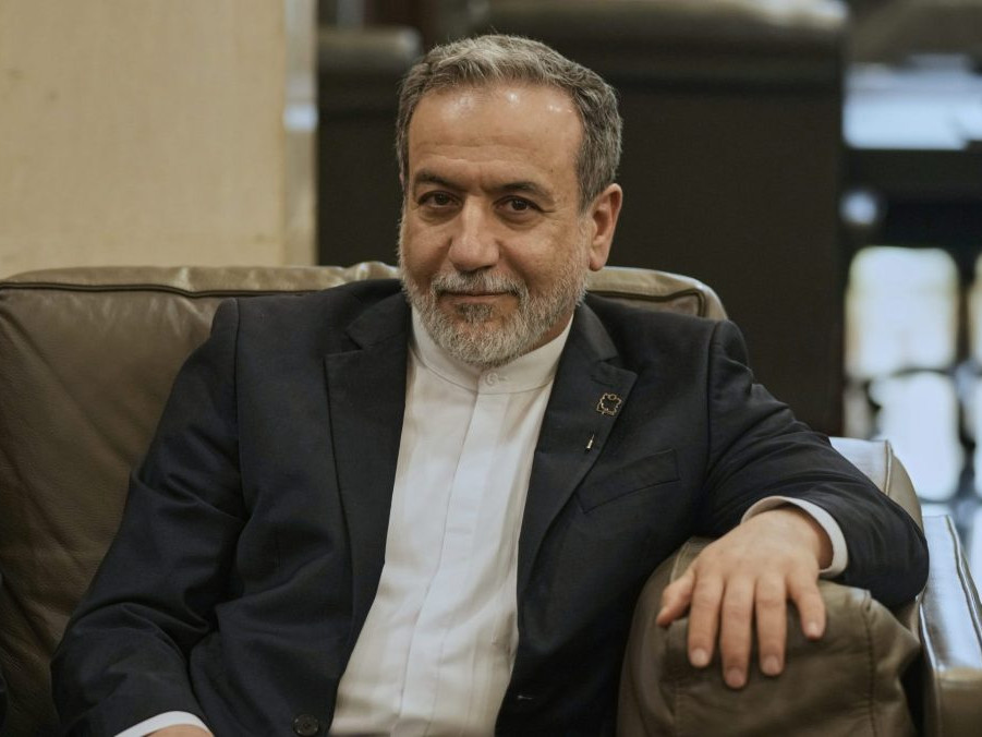 Izraelský útok je vyhlásením vojny, reagoval šéf iránskej diplomacie. Útok podľa neho nesmie zostať nepotrestaný