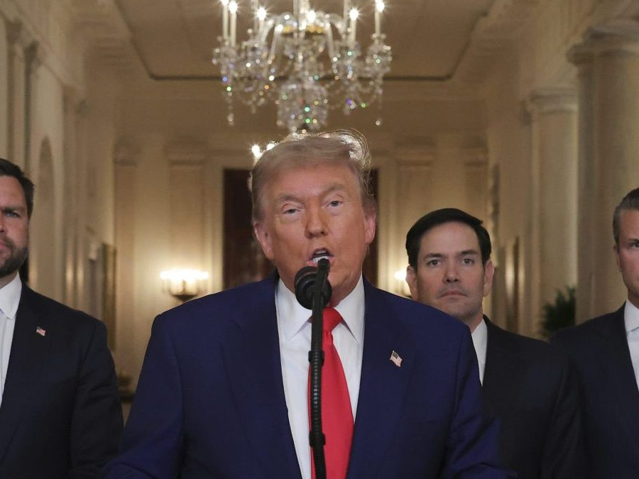 Donald Trump oznamuje v Bielom dome vo Washingtone, že Spojené štáty zaútočili bombami na tri jadrové zariadenia v Iráne