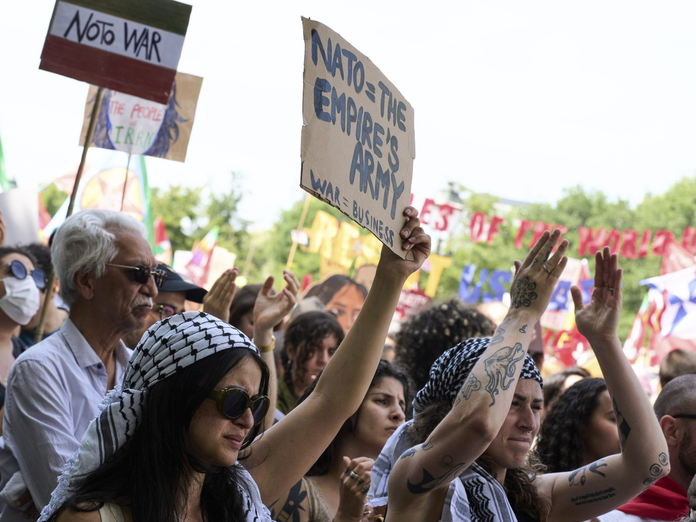 V Haagu sa konal protest proti NATO