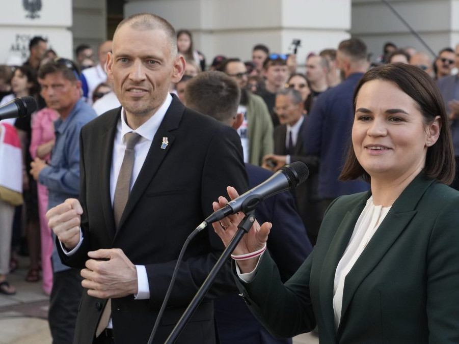 Siarhej Cichanovski s manželkou