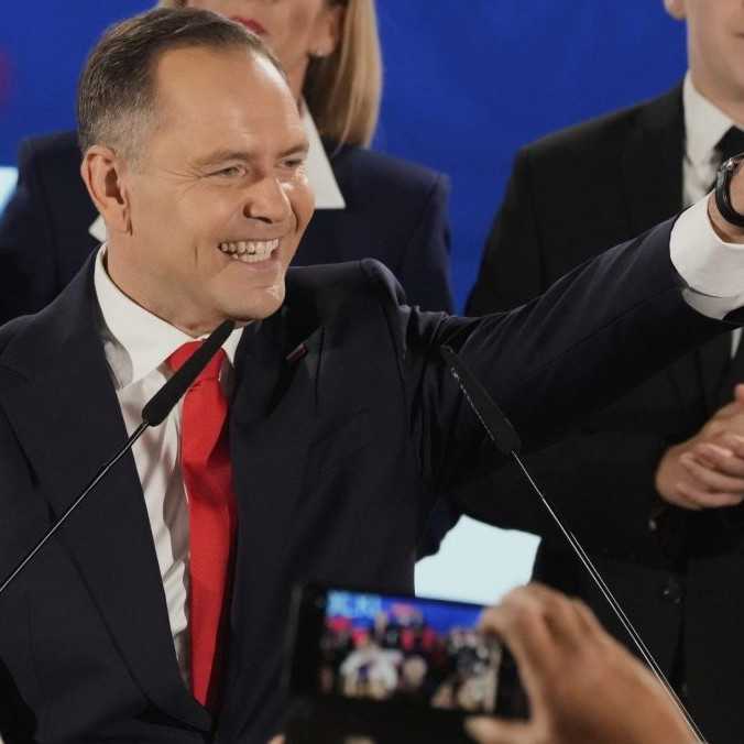 Lídri EÚ reagujú na zvolenie  Nawrockého: Orbán očakáva posilnenie V4, Pavel verí v prozápadné smerovanie Poľska