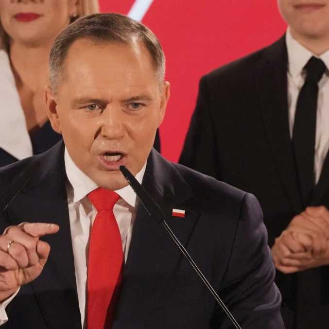 Skutočným víťazom volieb v Poľsku je krajne pravicová Konfederácia, ktorá sa už pripravuje na parlamentné voľby