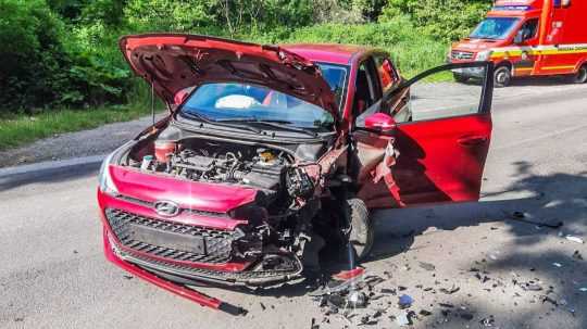 Na snímke vozidlo značky Hyundai po nehode.