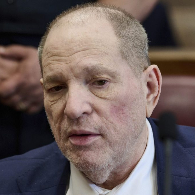 Hollywoodsky producent Harvey Weinstein je vinný zo sexuálneho zločinu, rozhodla porota v New Yorku