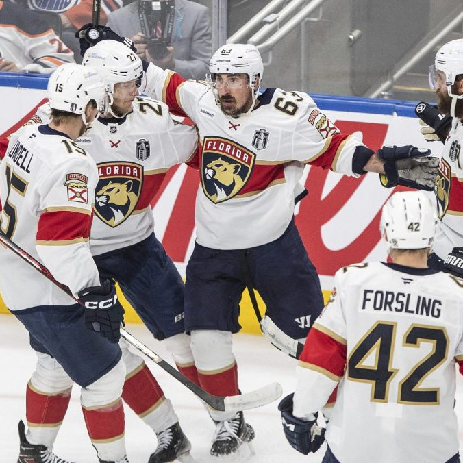 Florida vyhrala na ľade Edmontonu a je krok od zisku Stanleyho pohára. Marchand zaznamenal dva góly