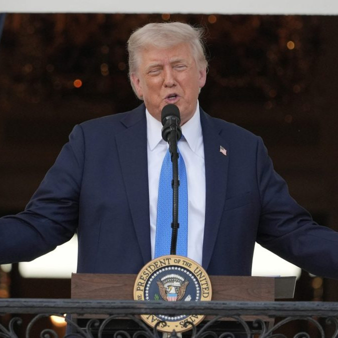 Trump novým príkazom zakázal vstup do USA ľuďom z viac než desiatich krajín