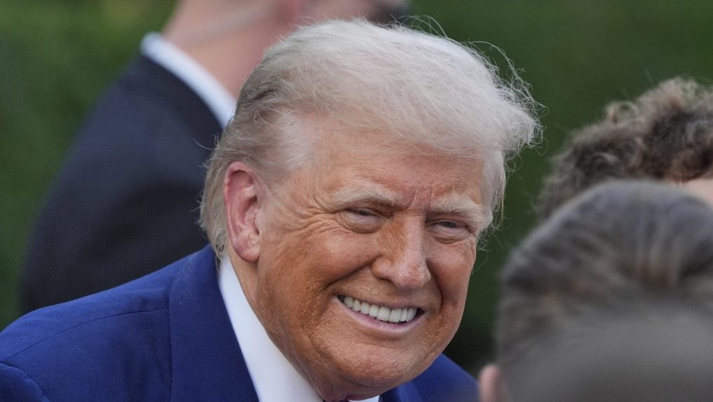 Irán musí pristúpiť na jadrovú dohodu skôr, než z neho nič nezostane, vyhlásil Donald Trump